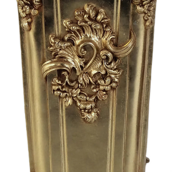 Chigi Della Pedestal